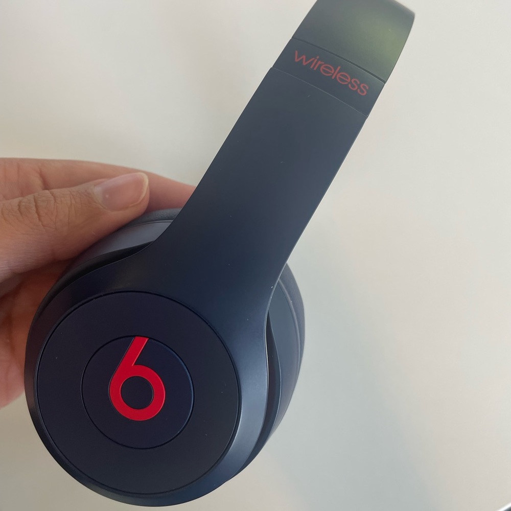 Beats Solo3 wireless navy blue headphones!